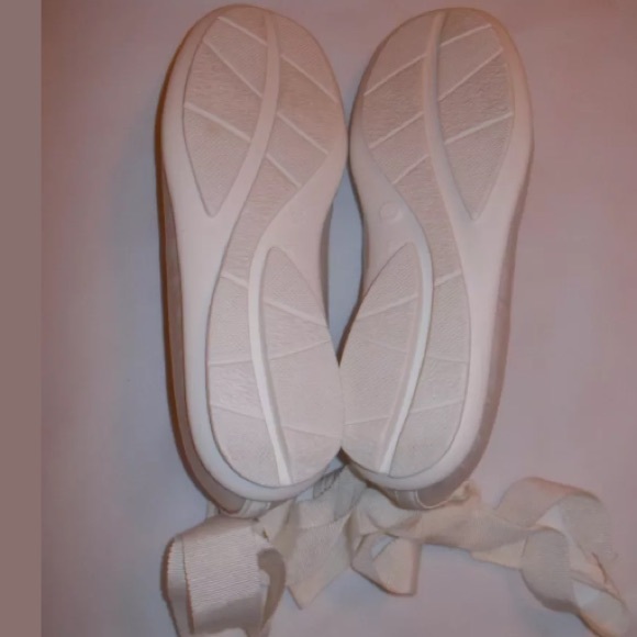 CARLITA Ivory Satin Pumps Pink Ribbon EU 32 - US 2 - Picture 3 of 8